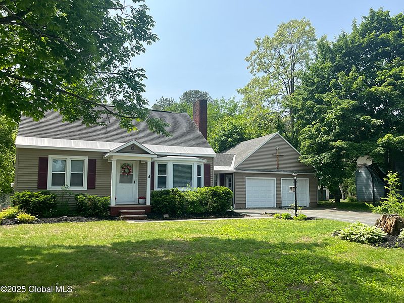 3rd image of 6 Pine Road