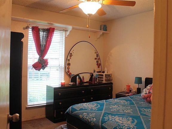 4th image of 1800 Jasmine Ln