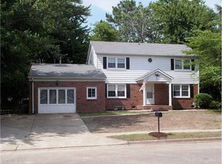 2240 Laurel Cove Dr, Virginia Beach, VA 23454