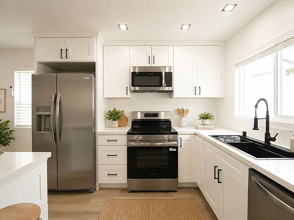 4th image of 3552 Ocean View Blvd #2