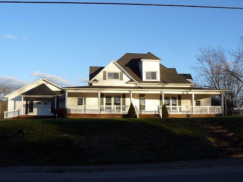 1st image of 523 College St