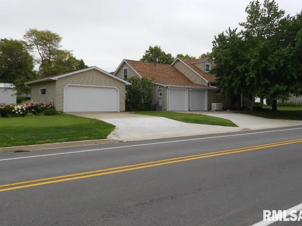 105 S Main St, Roanoke, IL 61561