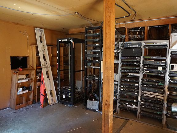 3rd image of 388 Radio Hill Rd