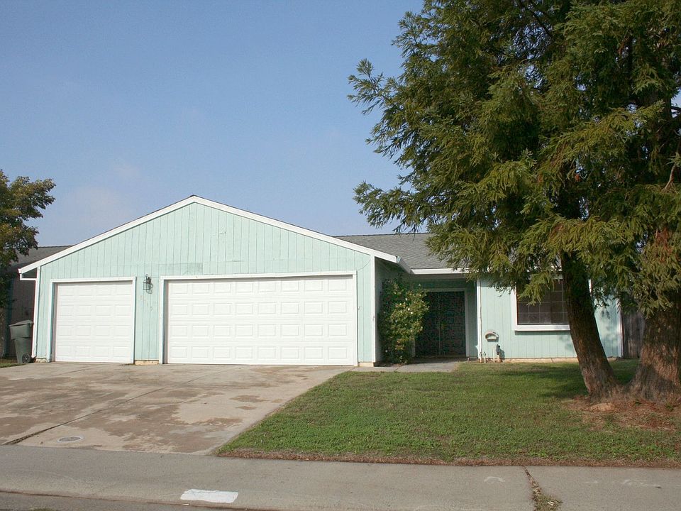 3-Car Garage