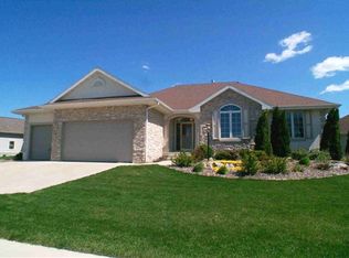 609 S Meadowbrook Ln, Waunakee, WI 53597