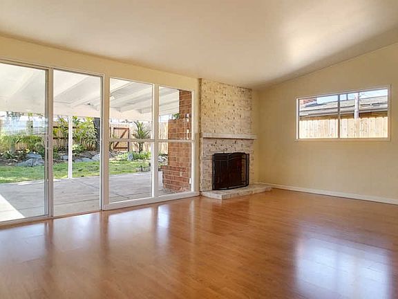 5th image of 8493 Blue Lake Dr