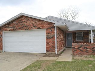 8717 Meadowcreek Dr, Dayton, OH 45458