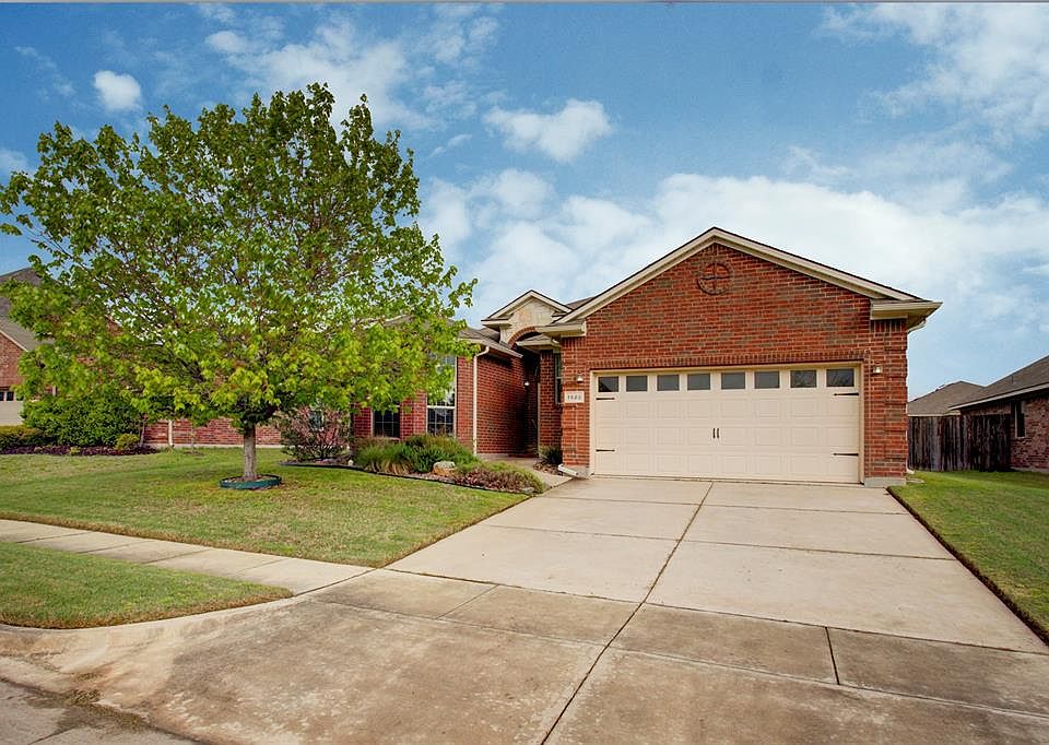 1st image of 1523 Grey Willow Ln