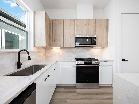 5th image of 6737 Peerless St #A