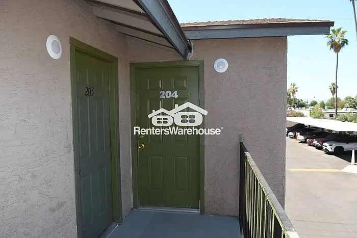 1733 E Cambridge Ave #204 — Photo 1