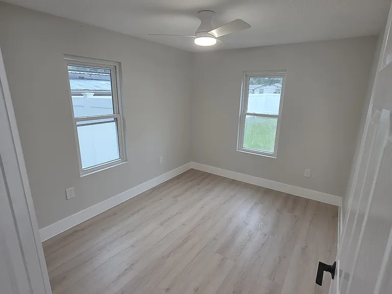219 W Ohio St — Photo 17