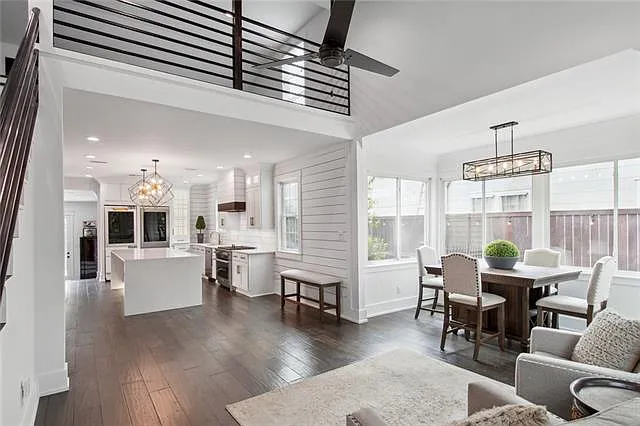 437 Elmeer Ave — Photo 2