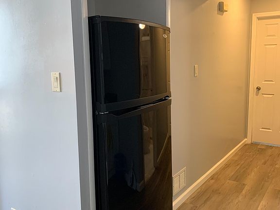 5th image of 20 Shale St Floor 1
