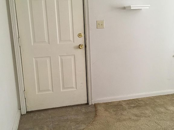 5th image of 325 W 18th St