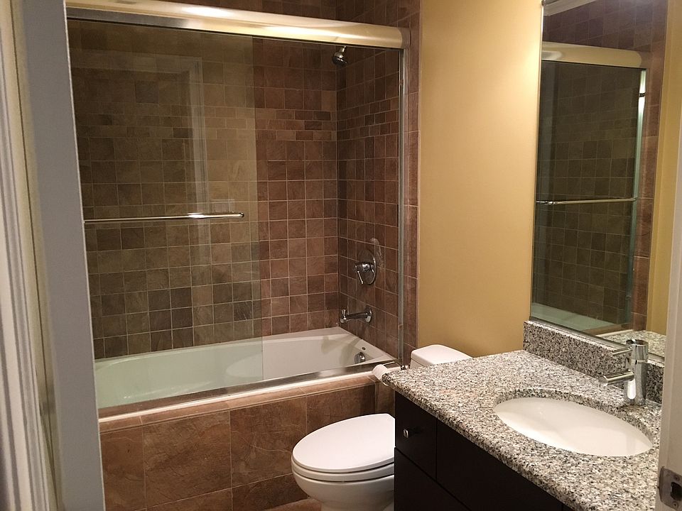 1st image of 2415 W Belle Plaine Ave #G