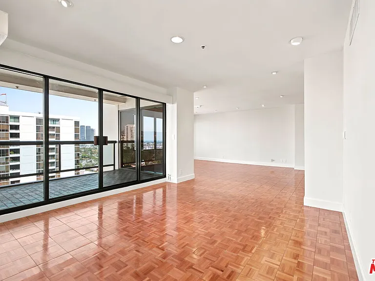 10724 Wilshire Blvd #1104 — Photo 11