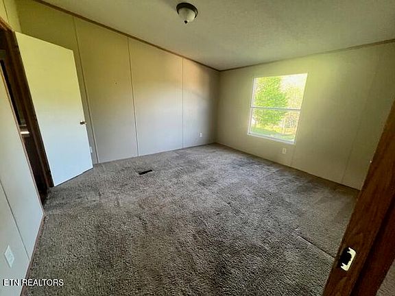 5th image of 155 Carey Rd