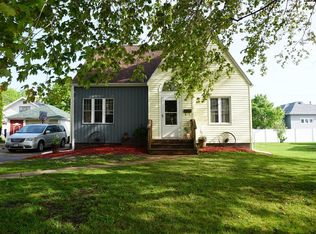 115 E 3rd St, Monticello, IA 52310