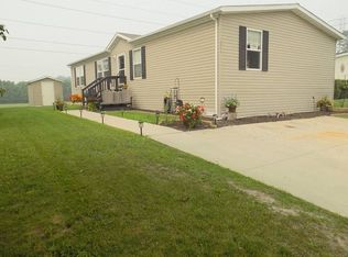 24238 Edwin Dr, Brownstown, MI 48134