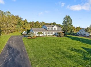 5414 Anvil Dr, Camillus, NY 13031