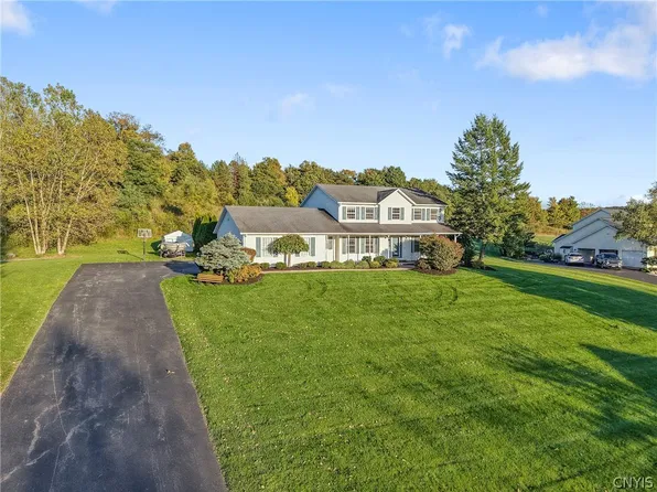5414 Anvil Dr, Camillus, NY 13031