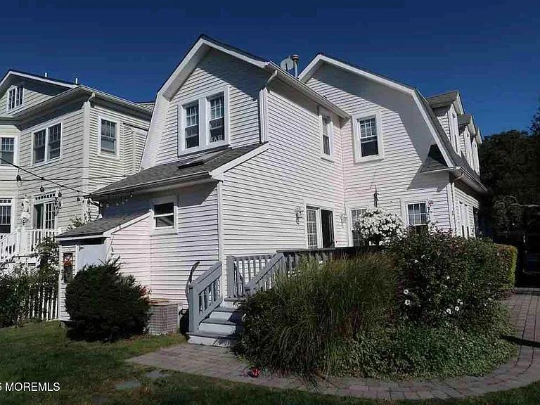 327 Woodland Ave — Photo 7