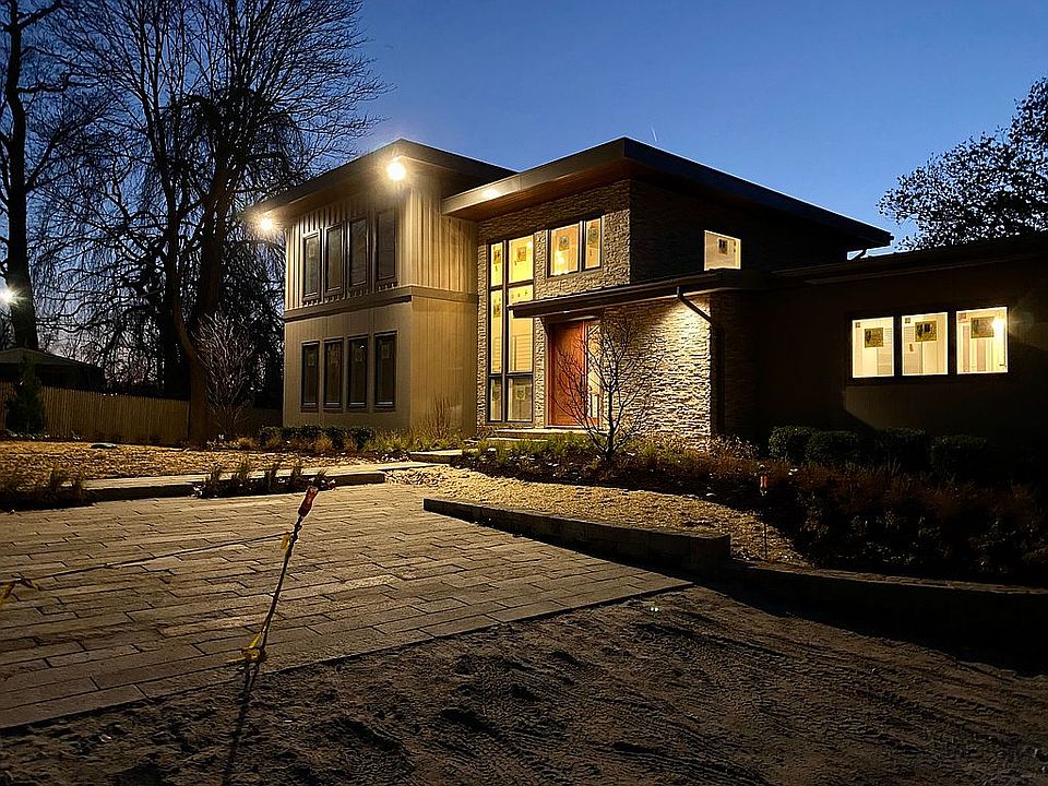 1st image of 274 E Lake Blvd