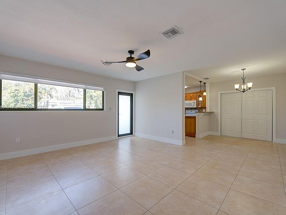 4th image of 311 NW 56th Ave #1