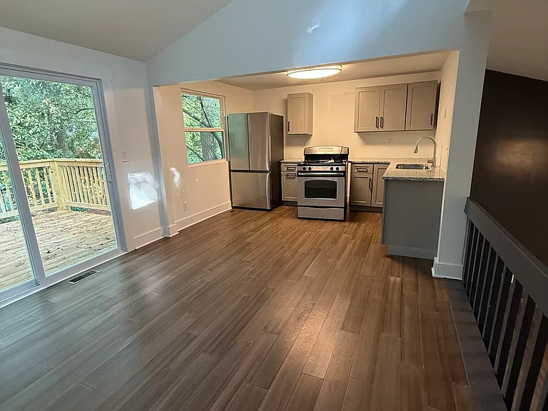 1205 Brockdell Ct — Photo 2