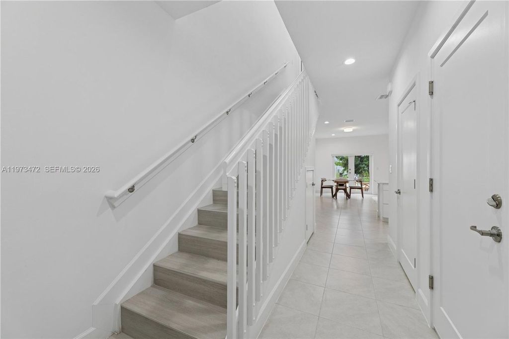 355 NW 30th Ave #601, photo 5