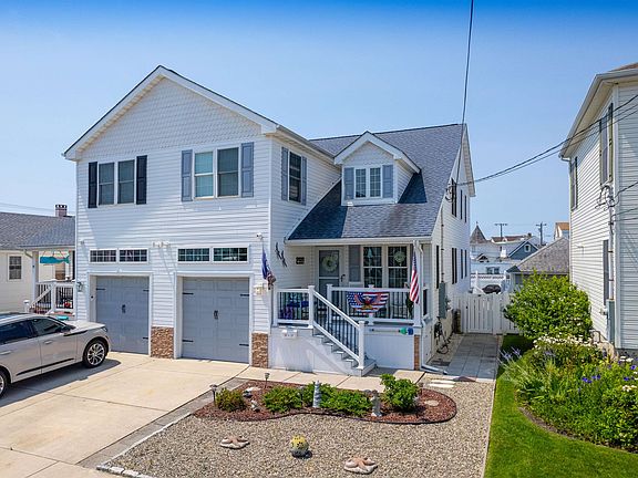 2nd image of 124 W Palm Rd #124