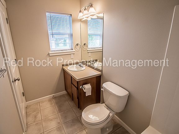 5th image of 1560 Cirque Ln
