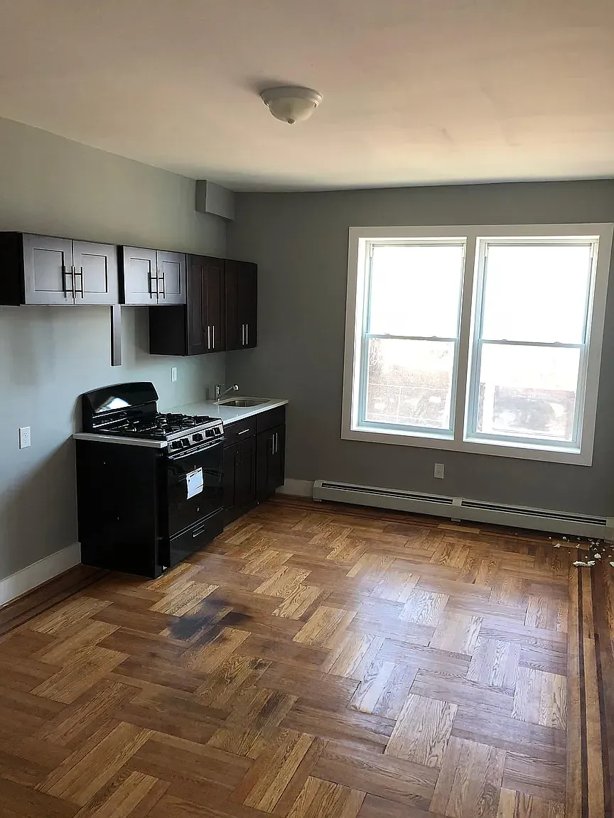 2 bed, 800 sqft, $1,749 — Photo 1