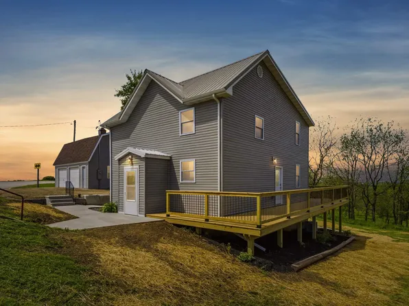 1464 9th Hwy, Lansing, IA 52151