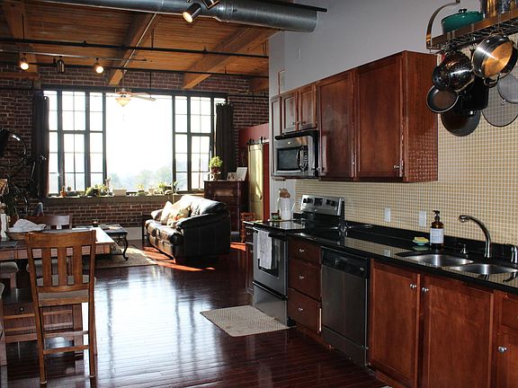2nd image of 1060 Worlds Fair Park Dr Unit 306