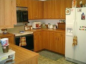 4th image of 9520 Oakwood Dr