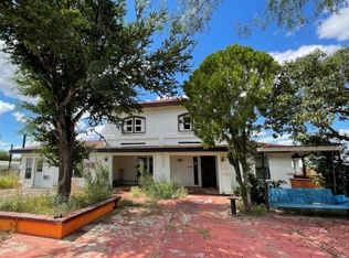 102 Tepozan Rd, Zapata, TX 78076