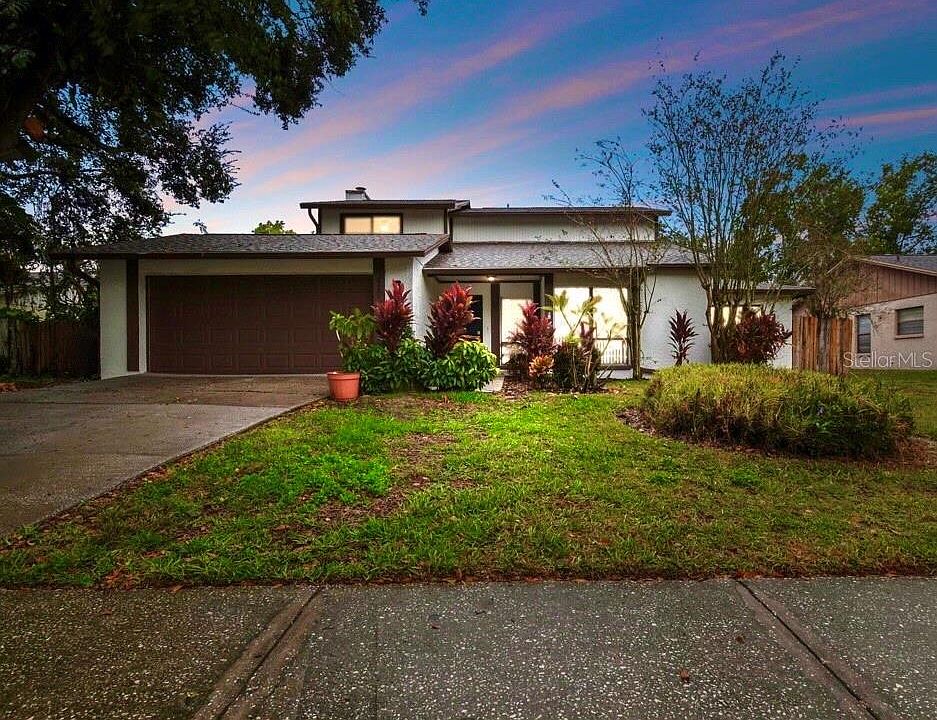1st image of 417 Bloomingfield Dr