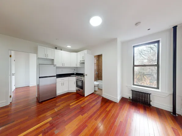 1864 Lexington Avenue image 1 of 6