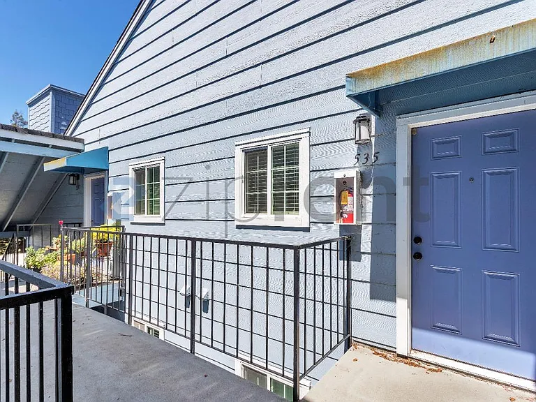 535 Lighthouse Dr #1 — Photo 4