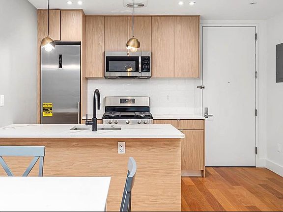 2nd image of 733 E 32nd St #2R
