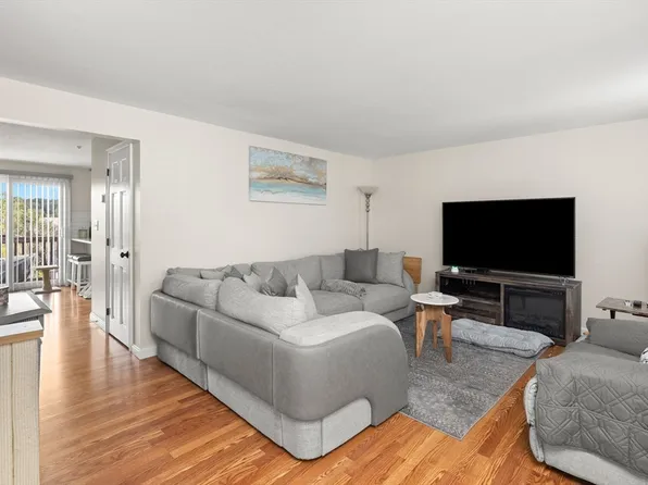 247 Broadway Rd Unit 39, Dracut, MA 01826