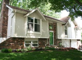 2429 Viking Dr, Independence, MO 64057