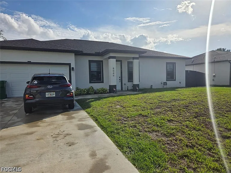 8049 Memory Cir — Photo 1