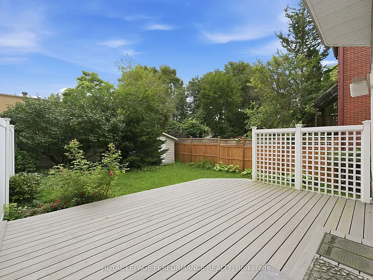 284 Crichton St — Photo 32