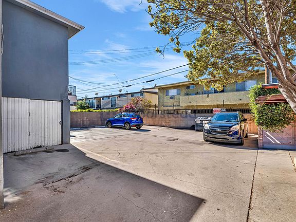 5th image of 3749 1/2 Westwood Blvd #7