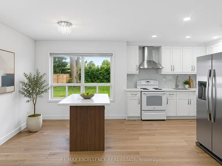 1814 Whitehall Dr — Photo 3