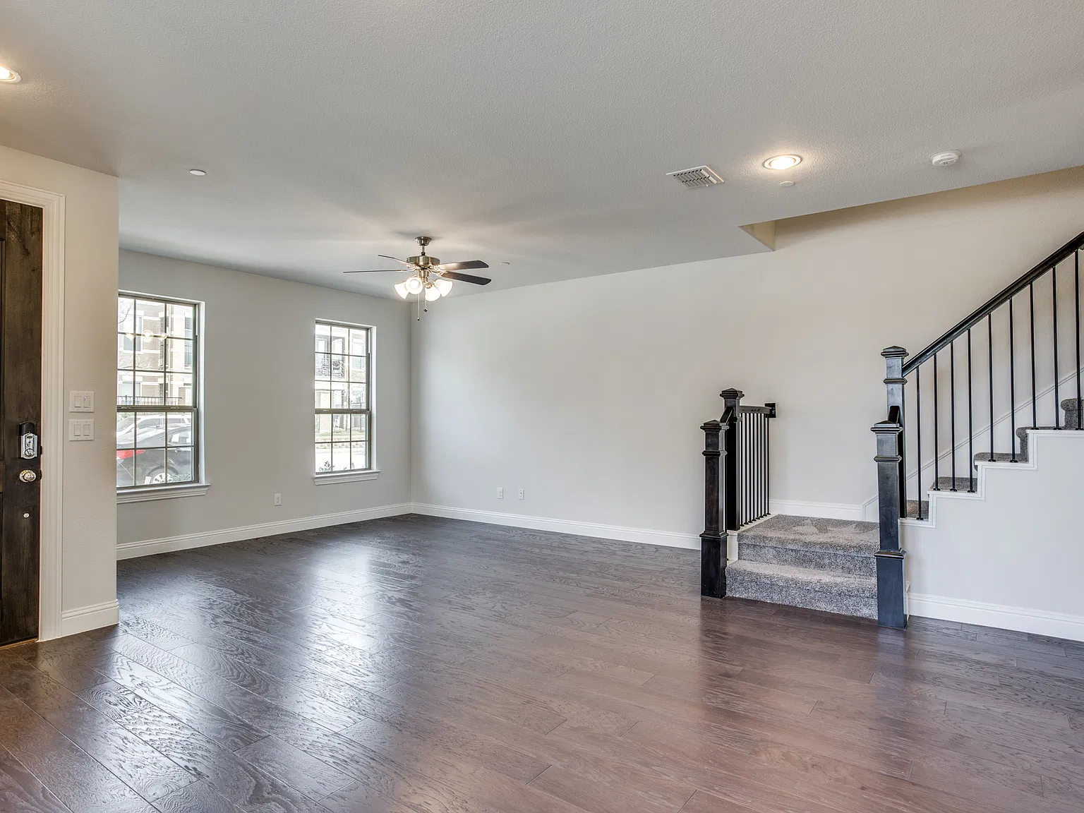 3 bed, 2.5 bath, 1856 sqft, $2,495 — Photo 3