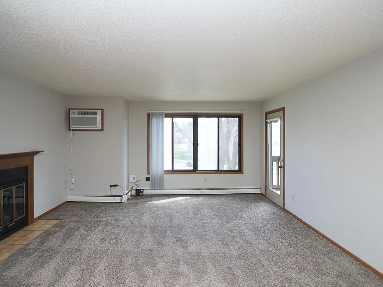 Terrace Hills Apartments — Photo 8