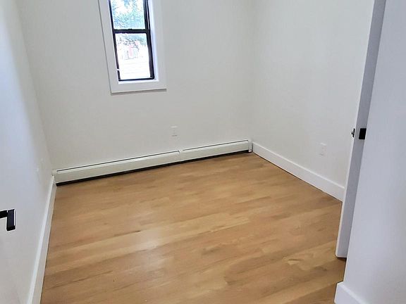 3rd image of 70 Lexington Ave #13